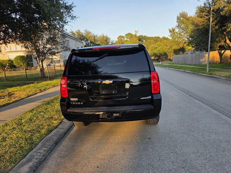 Black Chevrolet Tahoe rear liftgate photo near Houston TX