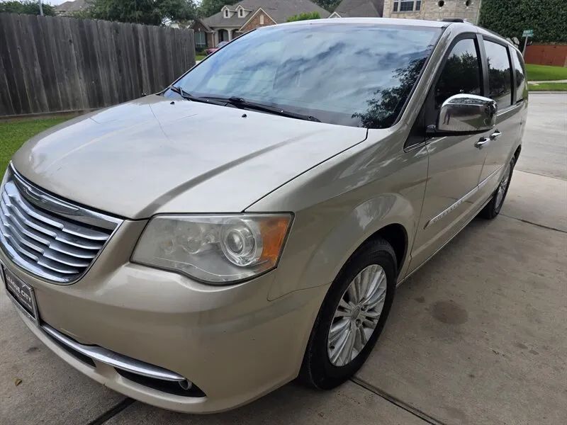 2013 Chrysler Town & Country Limited Minivan 4D used vehicle photo 1 near Houston TX