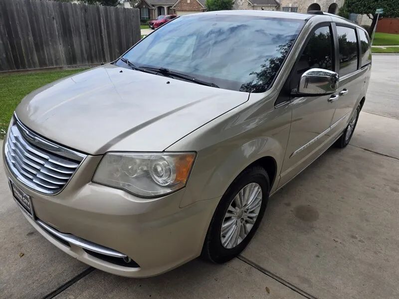 2013 Chrysler Town & Country Limited Minivan 4D used vehicle photo 2 near Houston TX