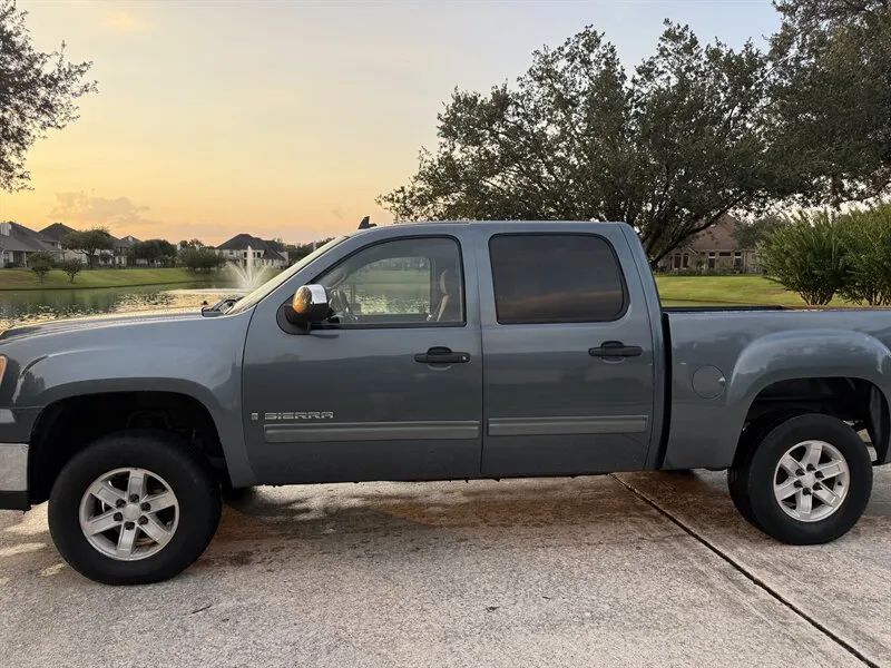 Used GMC Sierra 1500 bed and rear photo near Houston TX
