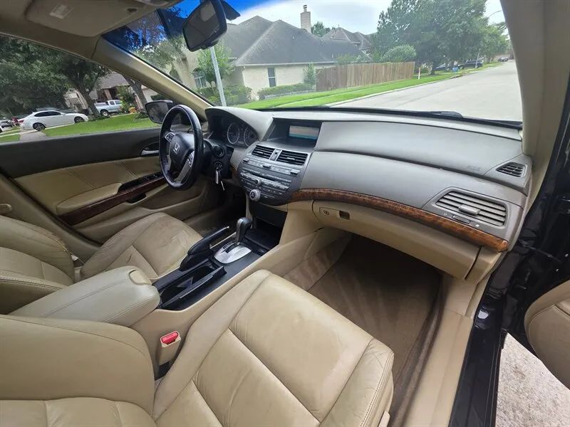 Honda Accord EX-L dashboard and front cabin near Houston TX