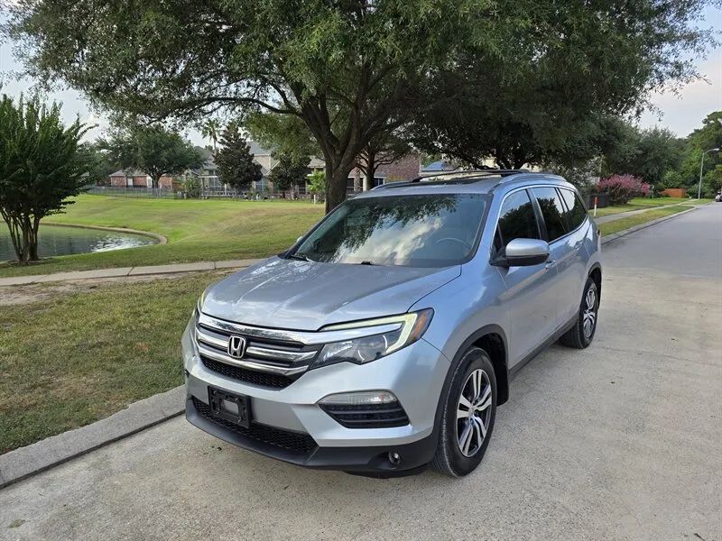 2017 Honda Pilot EX-L Sport Utility 4D used vehicle photo near Houston TX