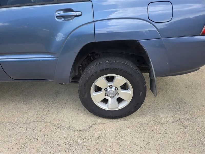 Toyota 4Runner wheel and tire condition photo near Houston TX